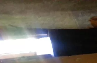 XXX चश्मे में सौंदर्य लड़की ड्रेसिंग रूम में अपने प्रेमी के ट्रंक को पॉलिश करती है