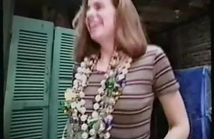 XXX देश में पड़ोसी