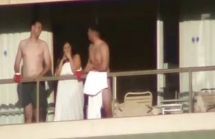 XXX भूरे बालों वाली गोरी सुंदर और चुदाई से खुश थी