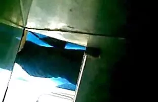 XXX एक गोरे सदस्य के दबाव में अरब लड़की हाउल करती है