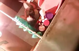 XXX नग्न न्यडिस्ट तैराकी और धूप सेंकते हैं