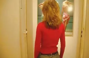 XXX पियरे ने आक्रामक रूप से और दृढ़ता से बिंदु में एक फ्रांसीसी महिला को तंग किया