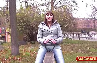 XXX विन्न रीड नाम की कुतिया को चोदते हुए तीन आदमी