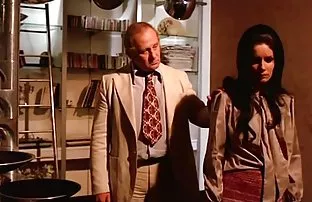 XXX तेज झटके में डॉली लेह की काली चुदाई, जो उसे खुशी के साथ जोर से रोती है।