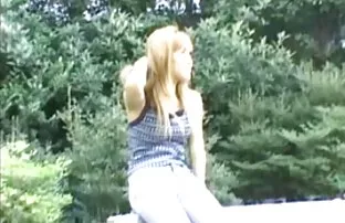 XXX नायलॉन चड्डी में जापानी गुड़िया