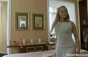 XXX महिला एजेंट ने चीनी केनी के साथ मजेदार कास्टिंग की