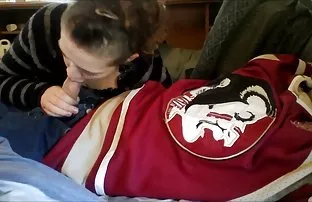 XXX सेक्सी स्लिम बिल्ली गांड में देती है