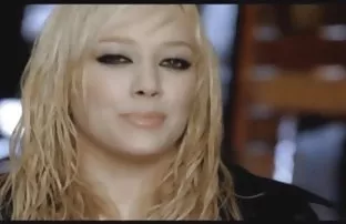 XXX जबरन सेक्स। मैंने एक महिला को फर्श पर ढेर कर दिया और चुदाई की