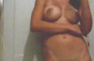 XXX एक अच्छा कमबख्त सहायक के साथ निर्देशक मोनिक अलेक्जेंडर