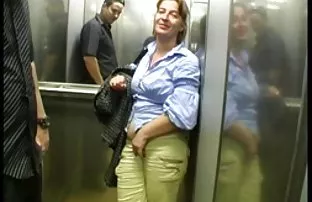 XXX हॉट रूसी चिकमी के साथ अपार्टमेंट पार्टी