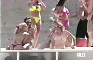 XXX एक अरब आदमी को अपने बेचैन छेद का उपयोग करने की अनुमति दी