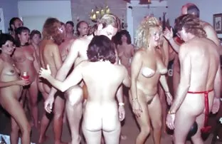 XXX इस सुंदरता की चूत को देखना चाहते हैं?