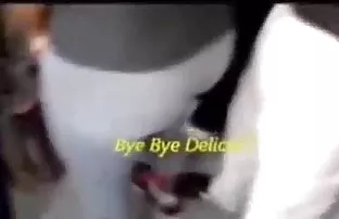 XXX पेत्रोव्ना ने एक मुर्गा को निगलते हुए एक मोटी गधे की चाल चली