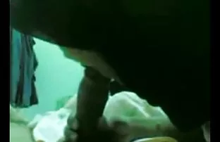 XXX उसके गुदा को सूँघा और अपना डिक वहाँ रख दिया