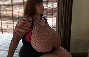 XXX एक अपरिचित टैक्सी चालक के एक सदस्य को soothes