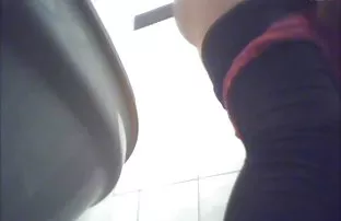 XXX जर्मनी का एक जोड़ा ड्रेसिंग रूम में चुदाई कर रहा है