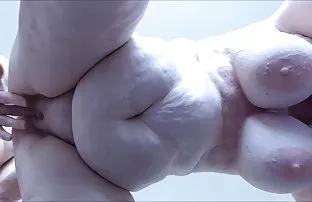 XXX एक परिपक्व जोड़े के साथ युवा रूसी युगल