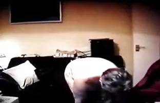 XXX उसने नग्न प्रेमिका को वीडियो पर उतार दिया