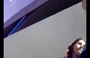 XXX आदमी ने पुरानी कमबख्त और शराबी के मुंह में दे दिया