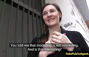 XXX सुंदर जवान औरत