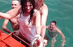 XXX हिलते हुए स्तन, मुर्गा पर बैठे