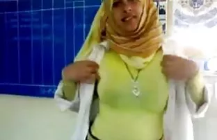 XXX 11,000 मुकुट के लिए घर के प्रवेश द्वार पर दिया