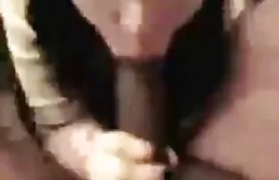 XXX नग्न mulatto गंजा कामुक मालिश को प्रसन्न करता है