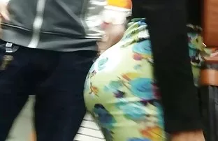 XXX मक्खी उड़ गई, और नताशा तुरंत blowjob करने लगी