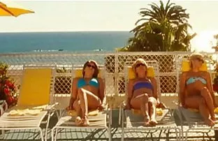 XXX लड़की दादा को संतुष्ट करती है