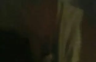 XXX स्क्वाट्स करता है