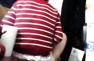 XXX एबोनी ने अपनी सहेली के मोटे काले डिक को मुंह में खींच लिया