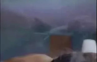 XXX उसकी चूत को सहलाते हुए