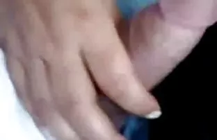 XXX साथी मस्त चूत को नाजुक लंड से सहलाता है