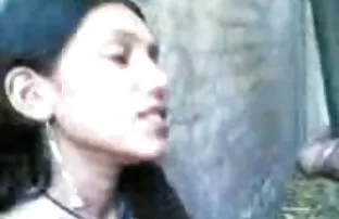 XXX जेना पीठ में अटक गई