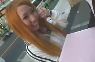 XXX उज्ज्वल गोरा को खुशी मिलती है